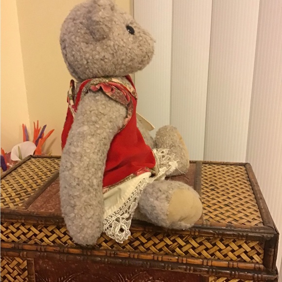 VERMONT TEDDY BEAR VINTAGE JOINTED PLUSH ORIG TAGS 1995 ORIG CLOTHES VERY CUTE - Picture 4 of 6